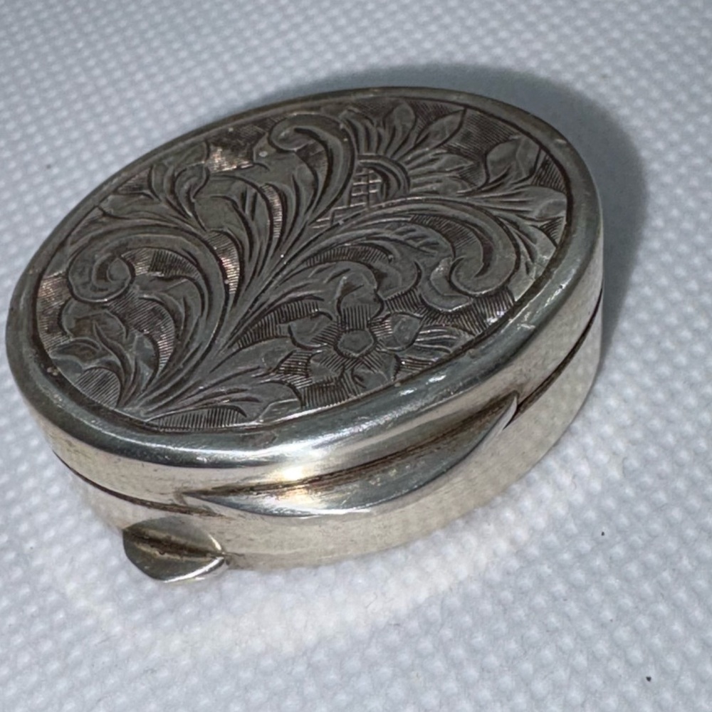 Ornate Sterling Pillbox or Tiny Treasure Box - Picture 2 of 8